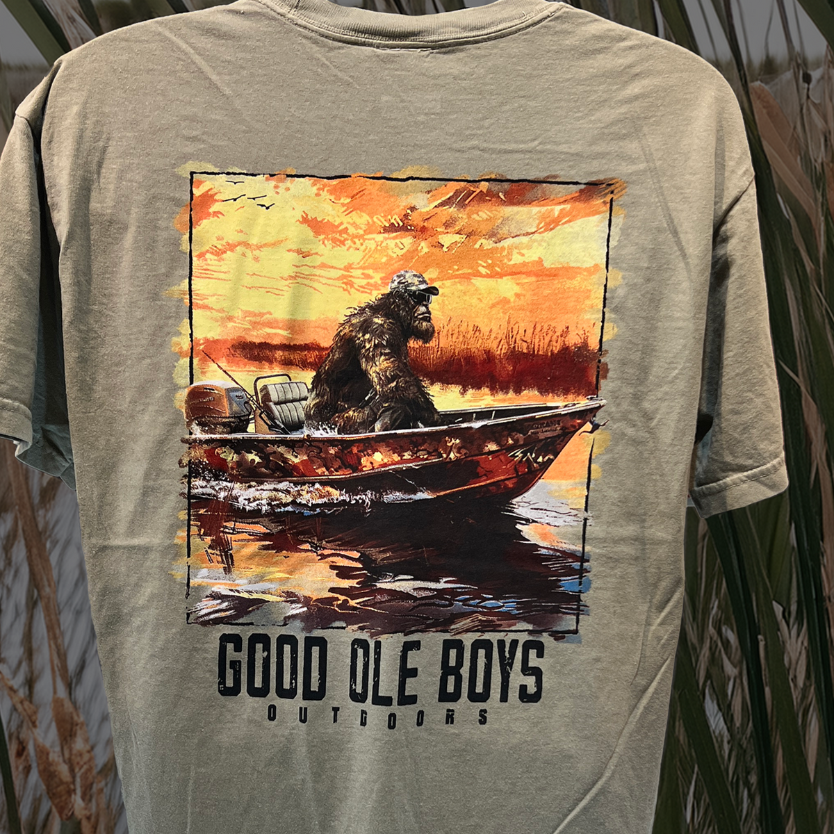Bigfoot In A John Boat Comfort Colors Graphic Tee – Turnmeyers