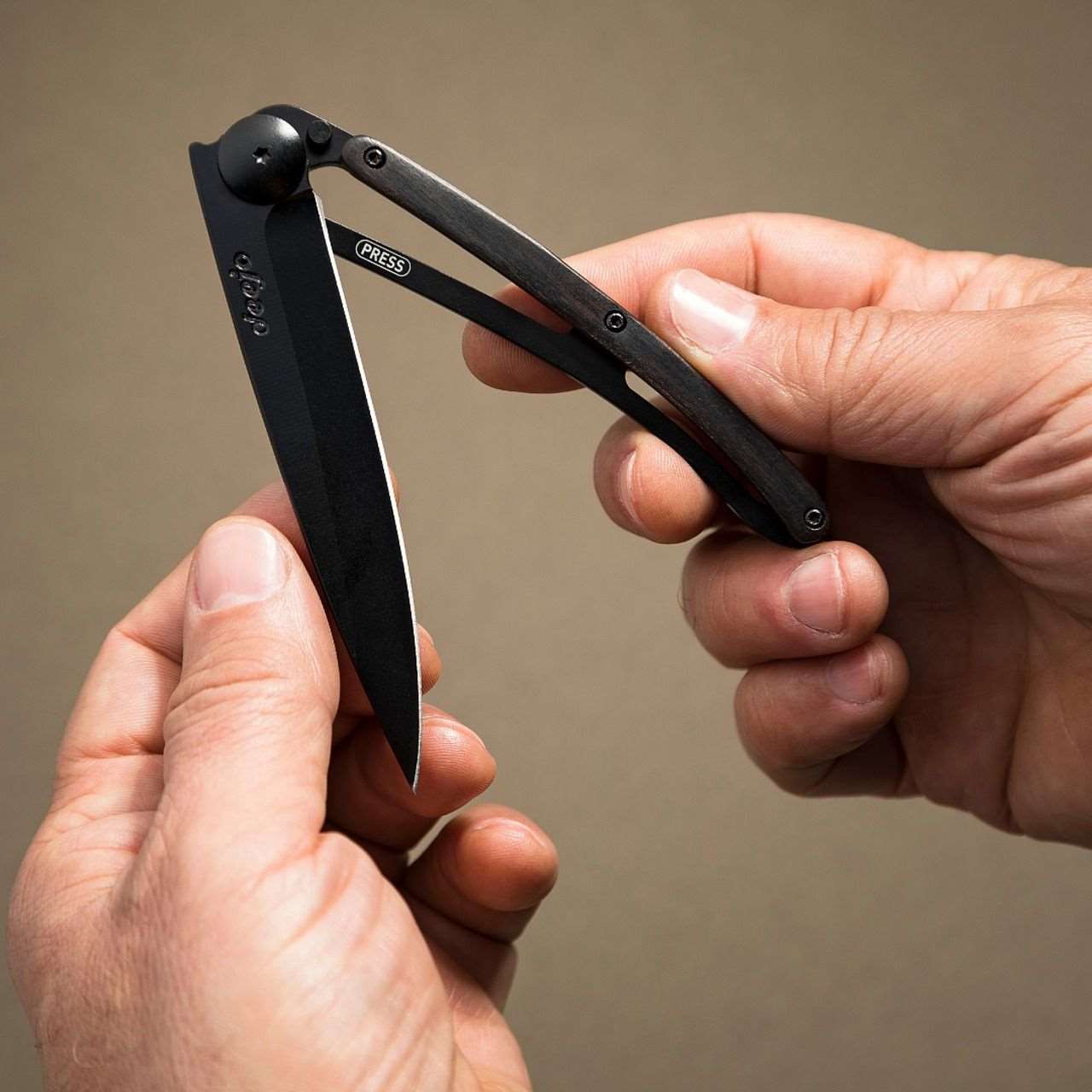 Deejo 37g Black Blade Ebony Wood Series Pocket Knife - Stealthy Elegance in Z40C13 Stainless Steel