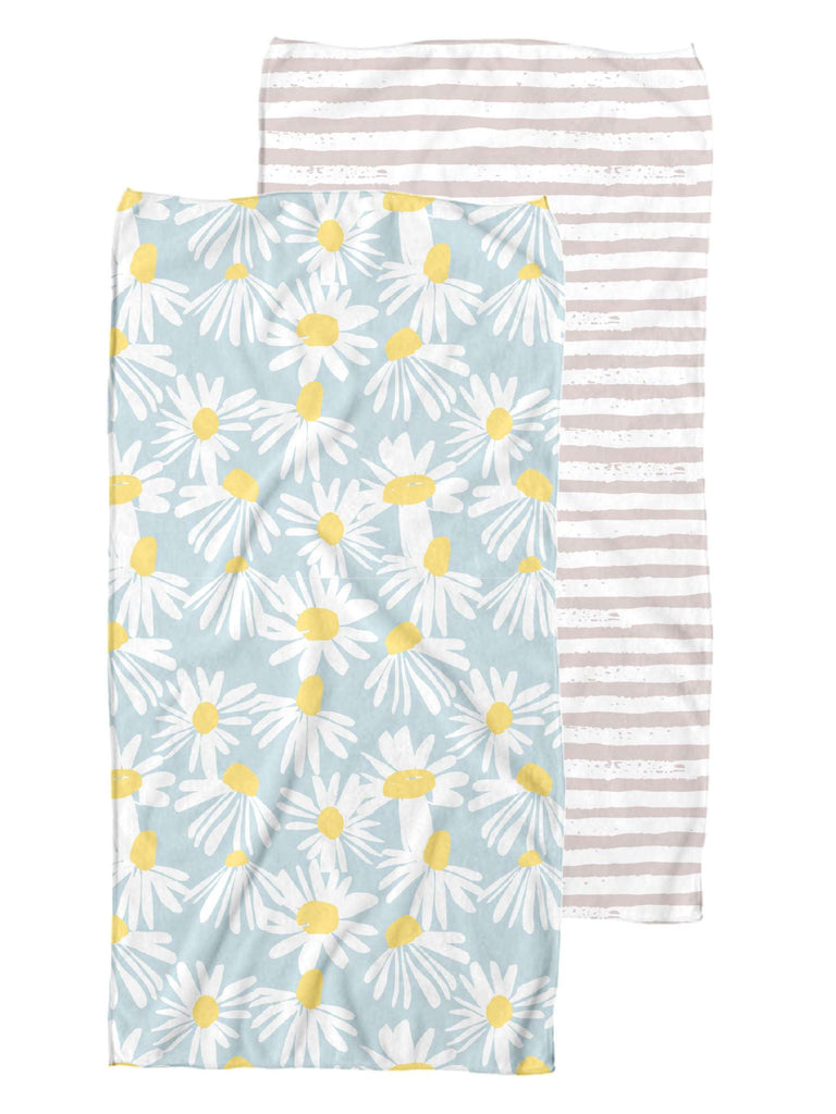 Daisies Simply Southern Trendy Quick Dry Beach Towel – Stylish Lounging, Ultimate Comfort