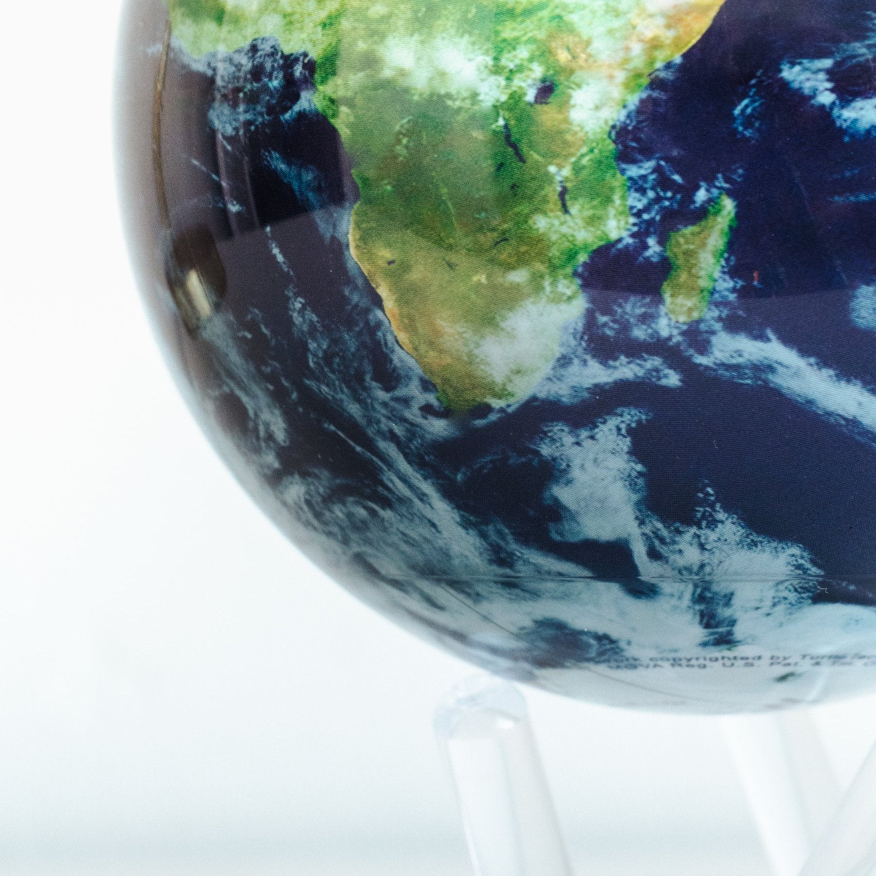 MOVA Earth With Clouds Solar Powered Spinning Globe – Turnmeyers